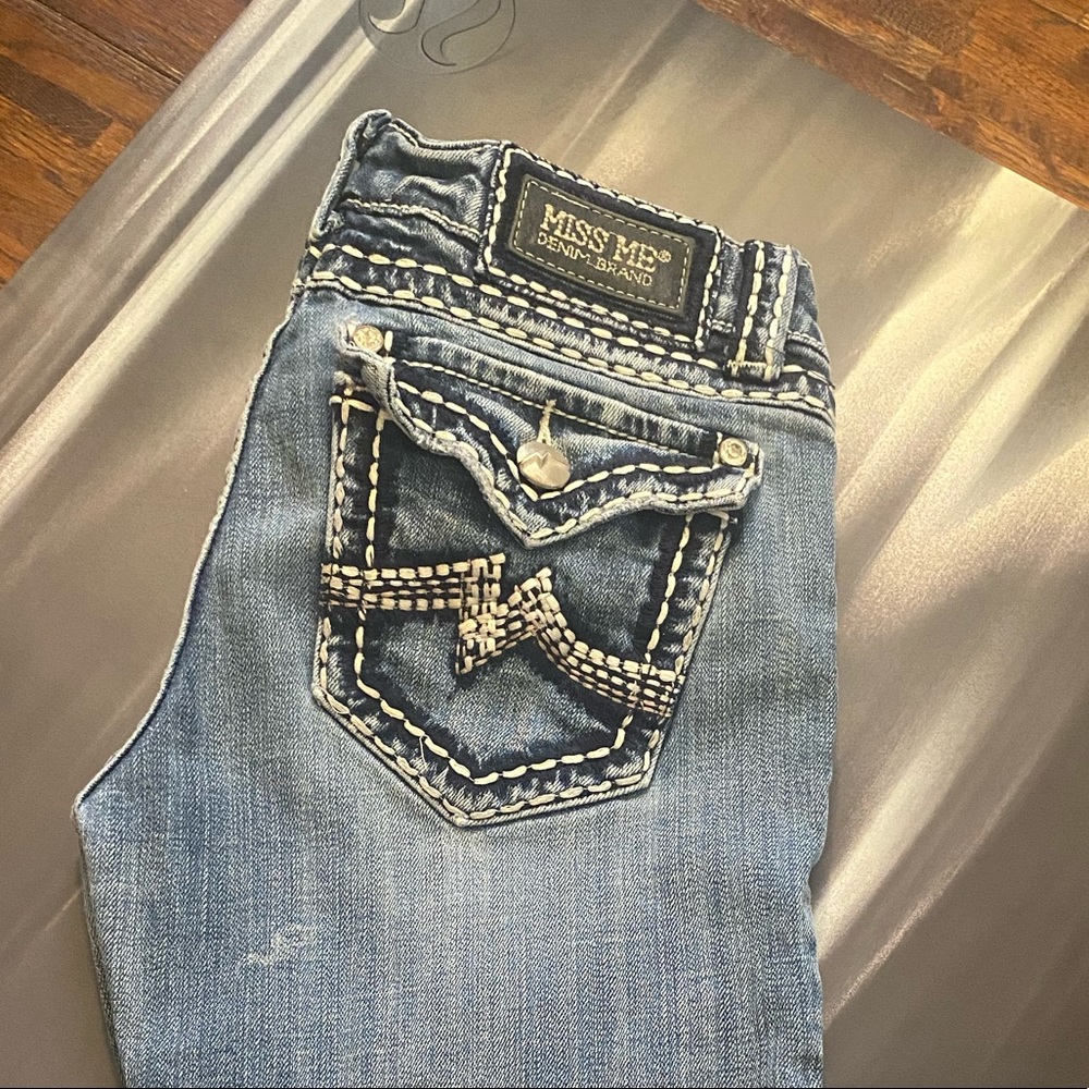 Miss Me Capri Jeans